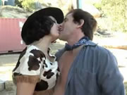 蜜桃臀農民熟女野外沉迷於激情時間